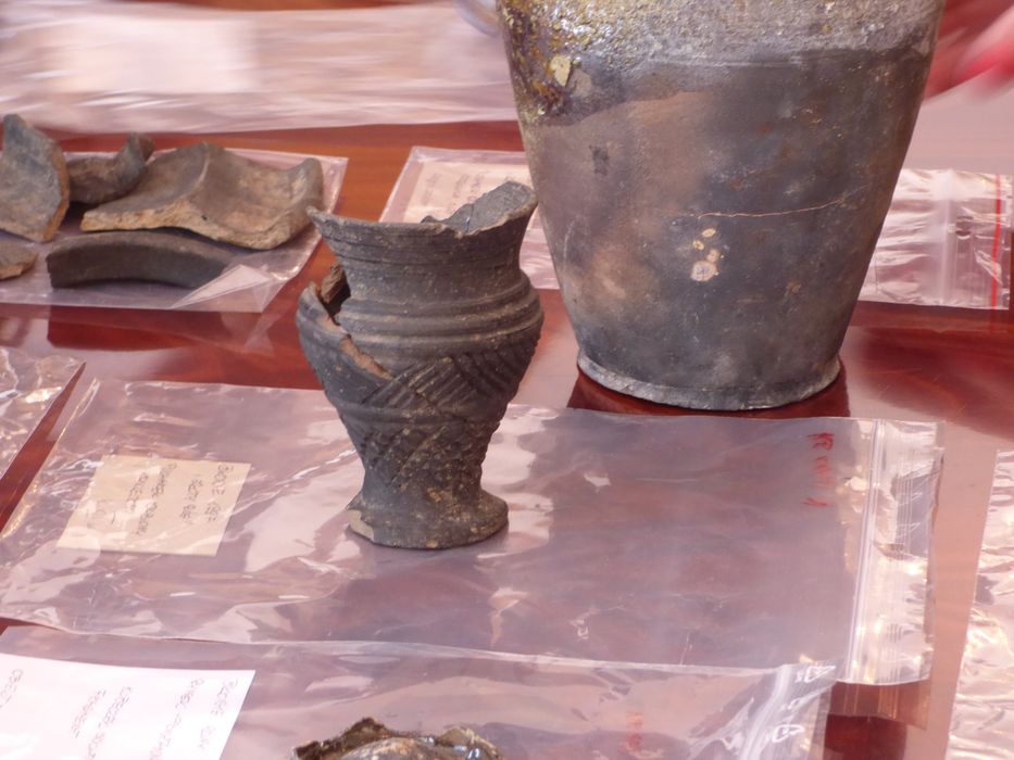 5 kwietnia br. w Ratuszu odbyło się przekazanie eksponatów archeologicznych znalezionych na terenie gminy Błonie